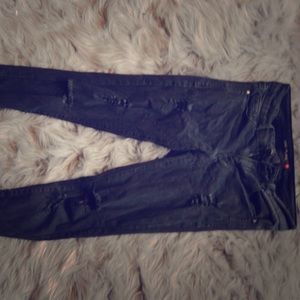 Black ripped skinny jeans